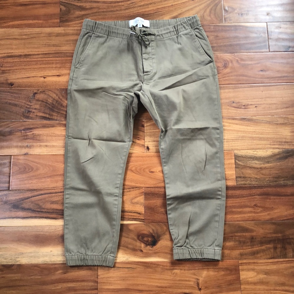 Top man stretch skinny elastic bottom twill pant. 34x30 olive